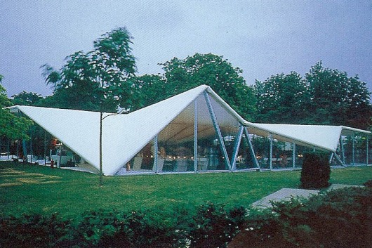 Pavilhão de Zaha Hadid em 2000