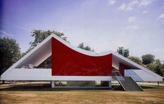 Pavilhão de Niemeyer em 2003